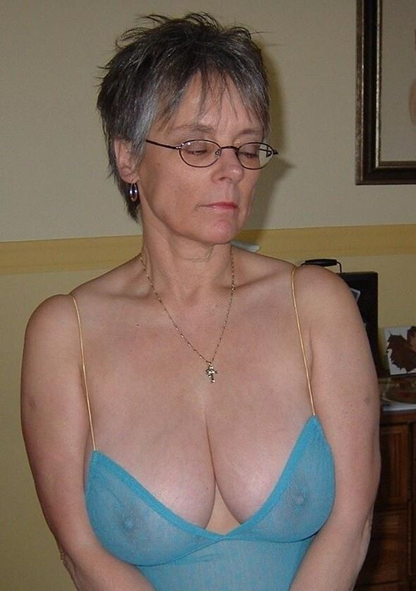 Hot babes in glasses braless and pokies