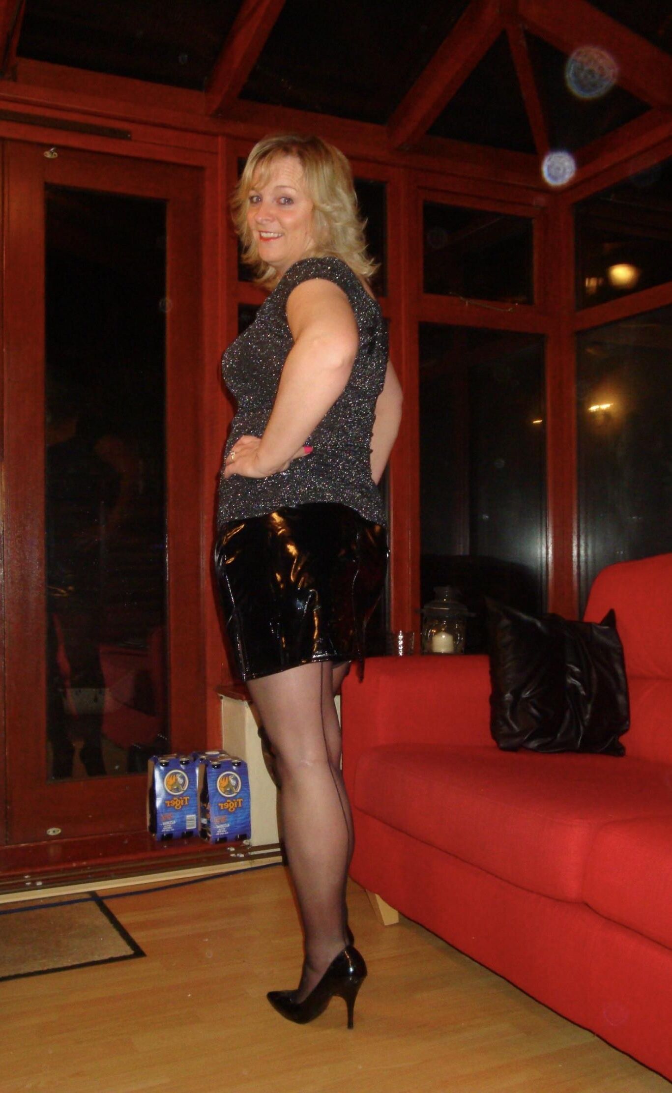 Blonde uk blonde MILF latex corset 