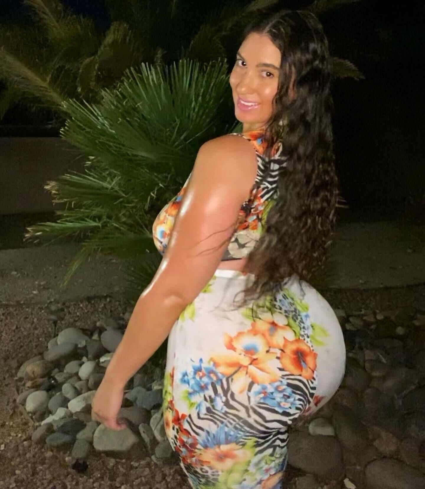 Lizvrose Bunda Enorme Peitos Enormes Linda Garota Misturada Hot Shots