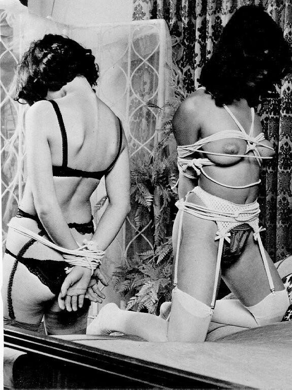 CHICAS BONDAGE VINTAGE