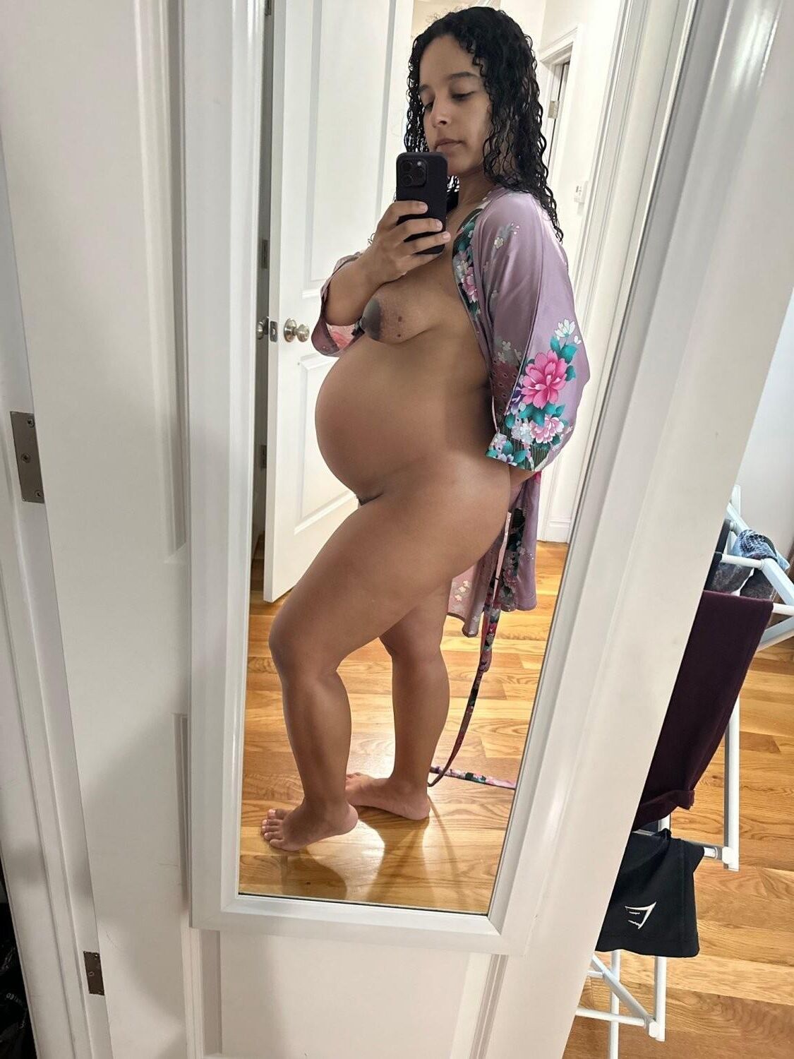 Preggo Ebony Is So Sexy!