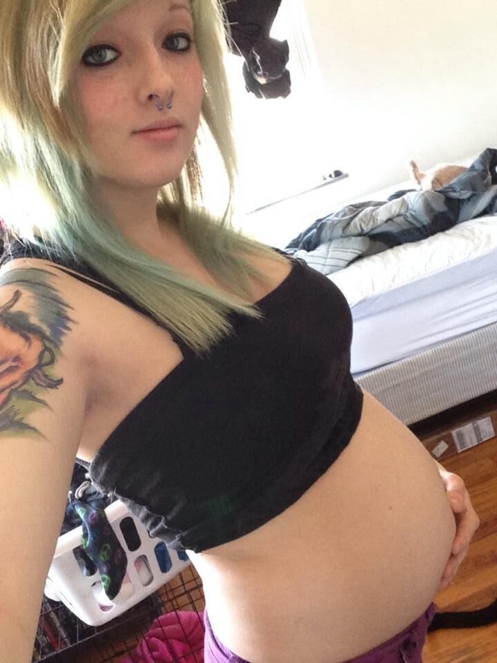 Selfies de garota punk preggo