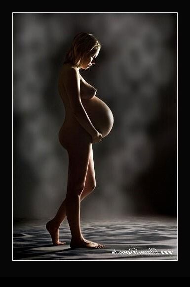 Pregnant - Professional Photography