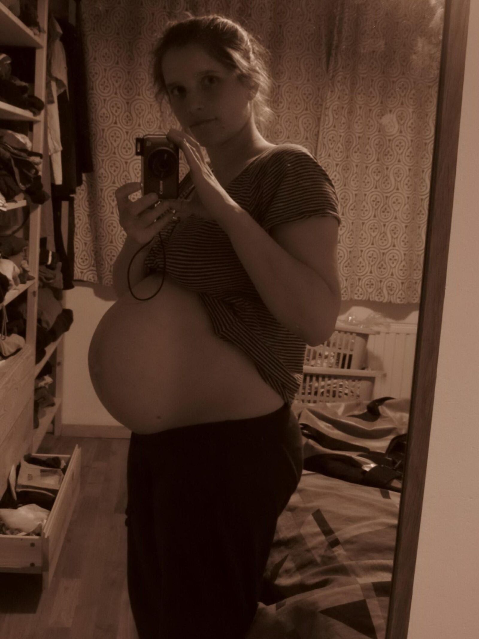 Pregnant Selfies