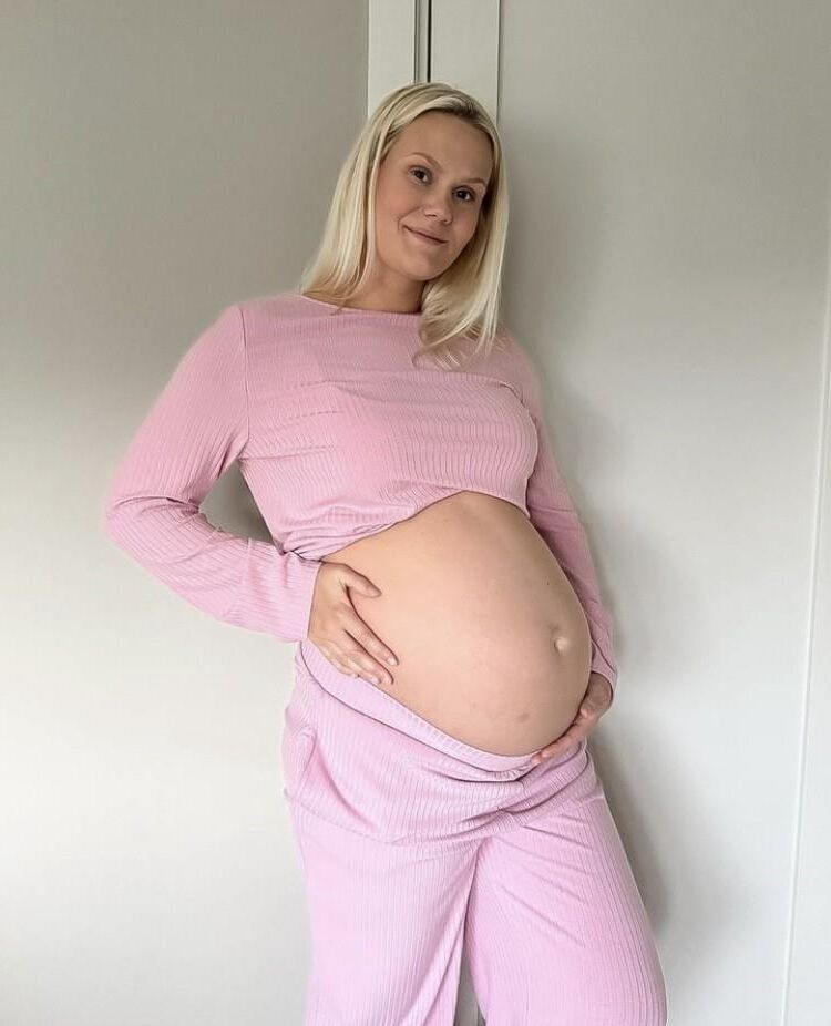 Pregnant Carolina