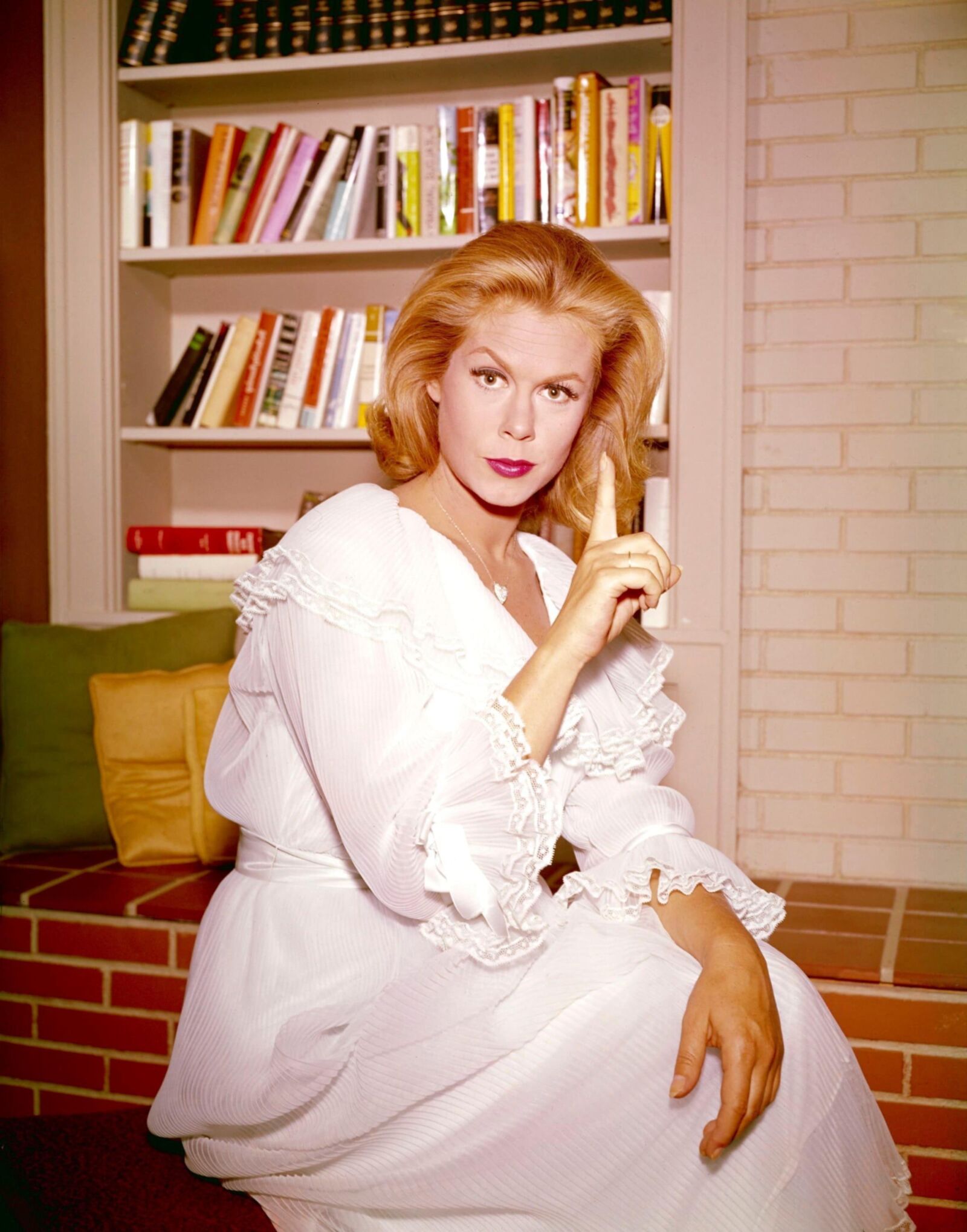 Nails Elizabeth Montgomery