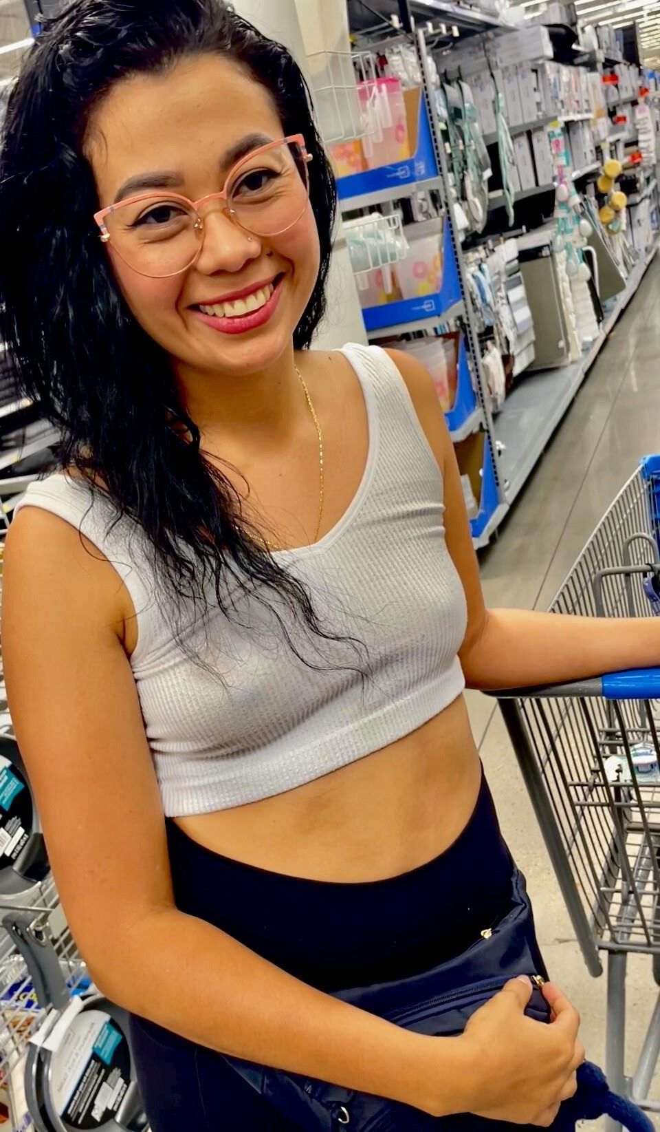 Latina with nice pokies