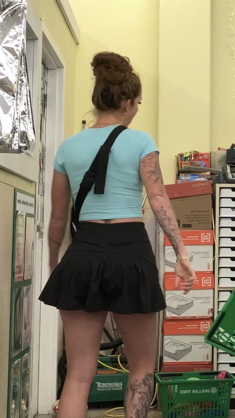 PAWG in a skirt