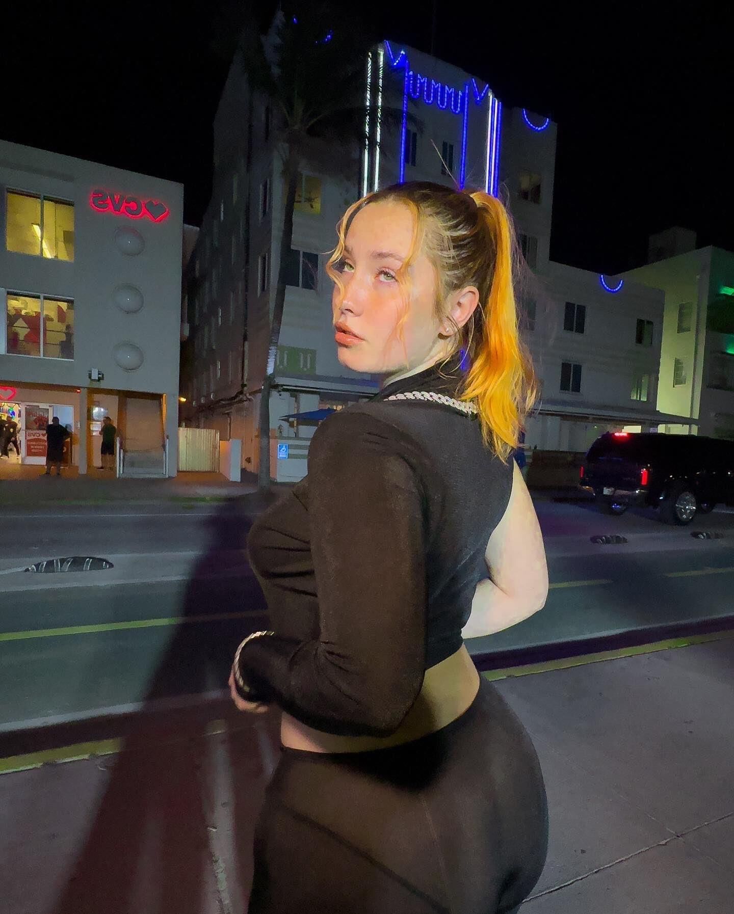 Morgan Big Ass Beauty Sexy Blonde Girl Mixed Hot Shots