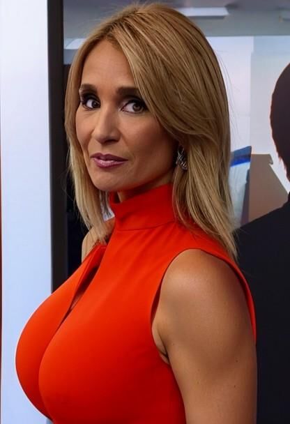 Rocio Martinez, présentatrice de télévision aux gros seins de Burgos, générée par IA