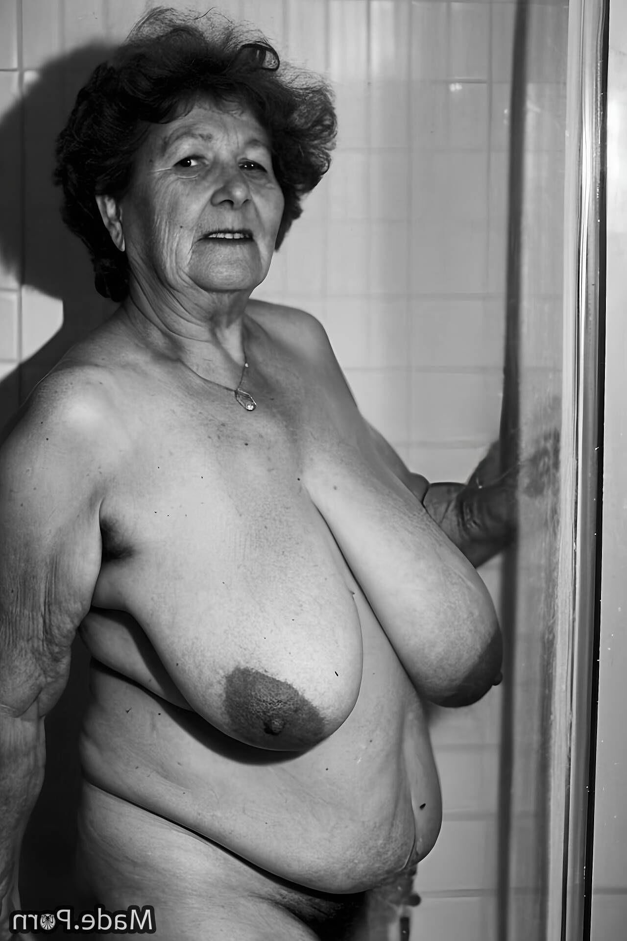 Granny Voyeur - Une convoitise pour les vieilles dames