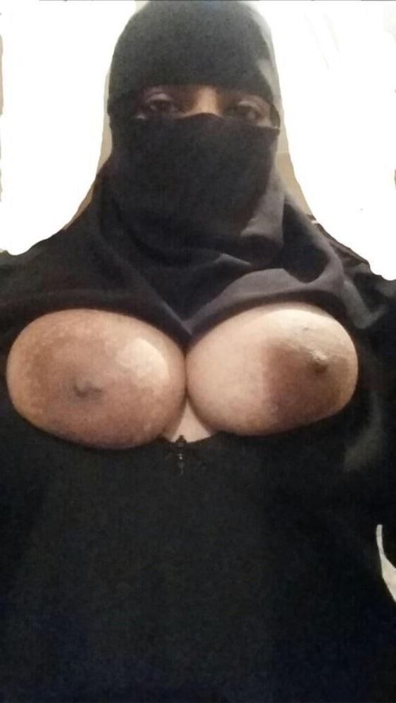 muslim wives big boobs