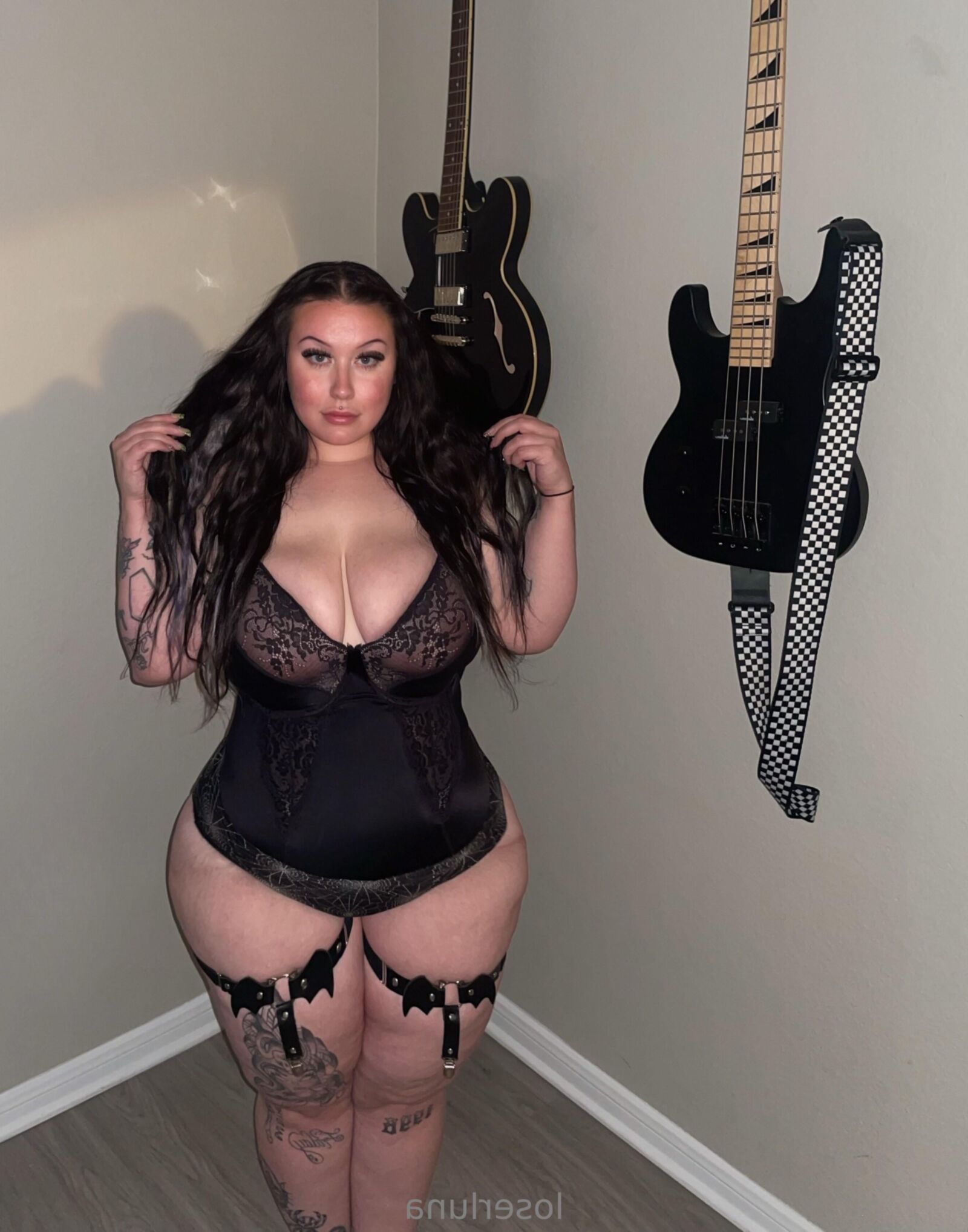 Luna Huge Tits Ass Sexy Beauty BBW Musician Girl Mixed Shots