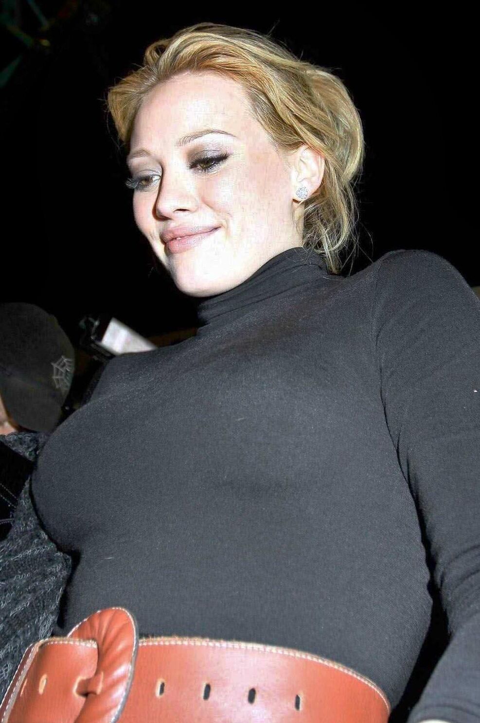 MILF Slut Hilary Duff. Tits, Ass, Legs and High Heels 