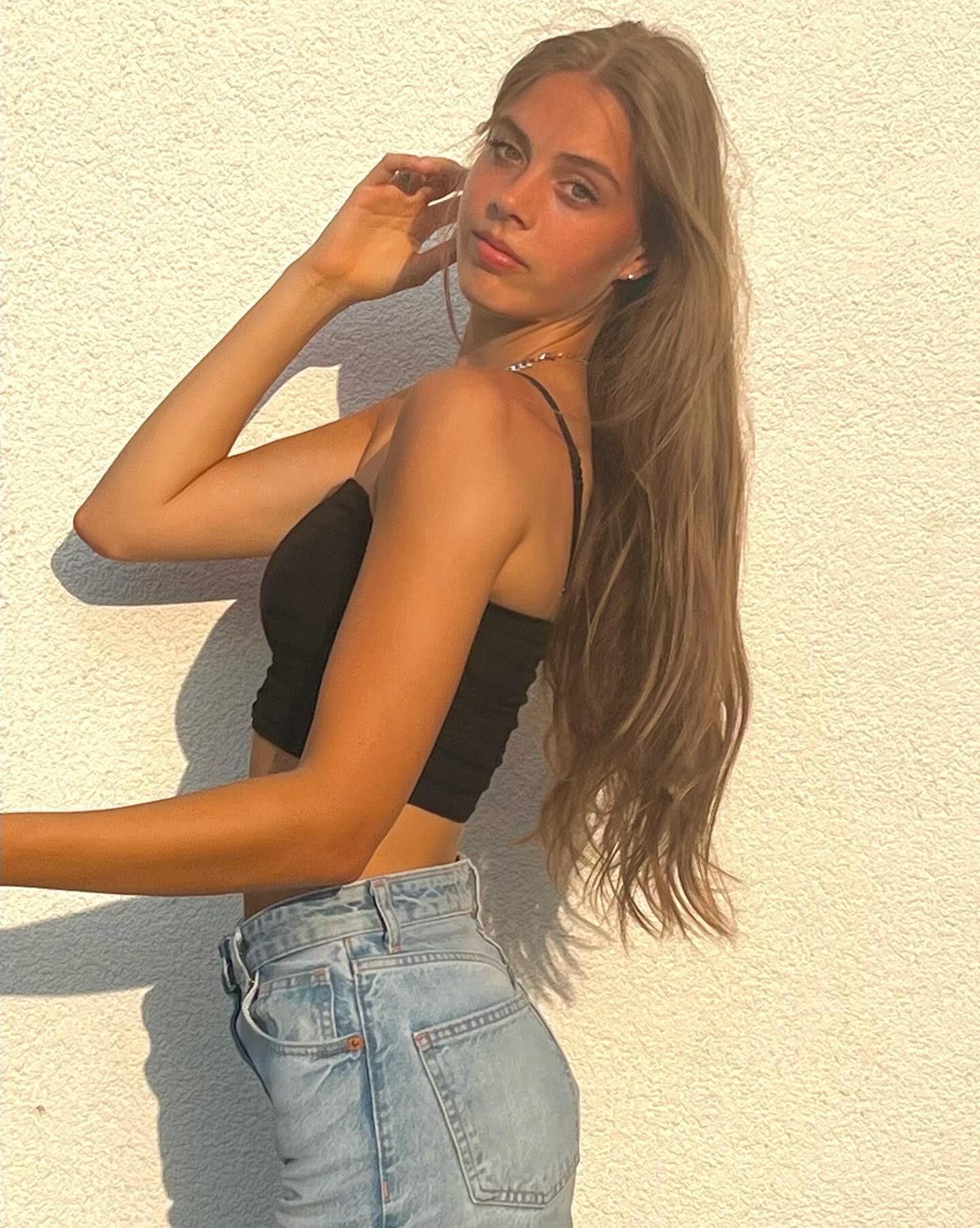 blond insta teen 