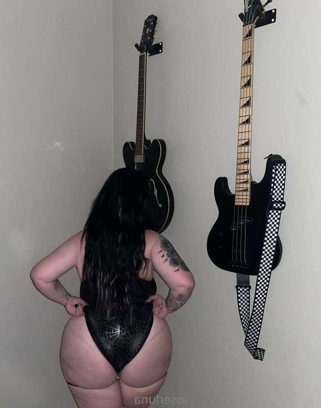 Luna Huge Tits Ass Sexy Beauty BBW Musician Girl Mixed Shots