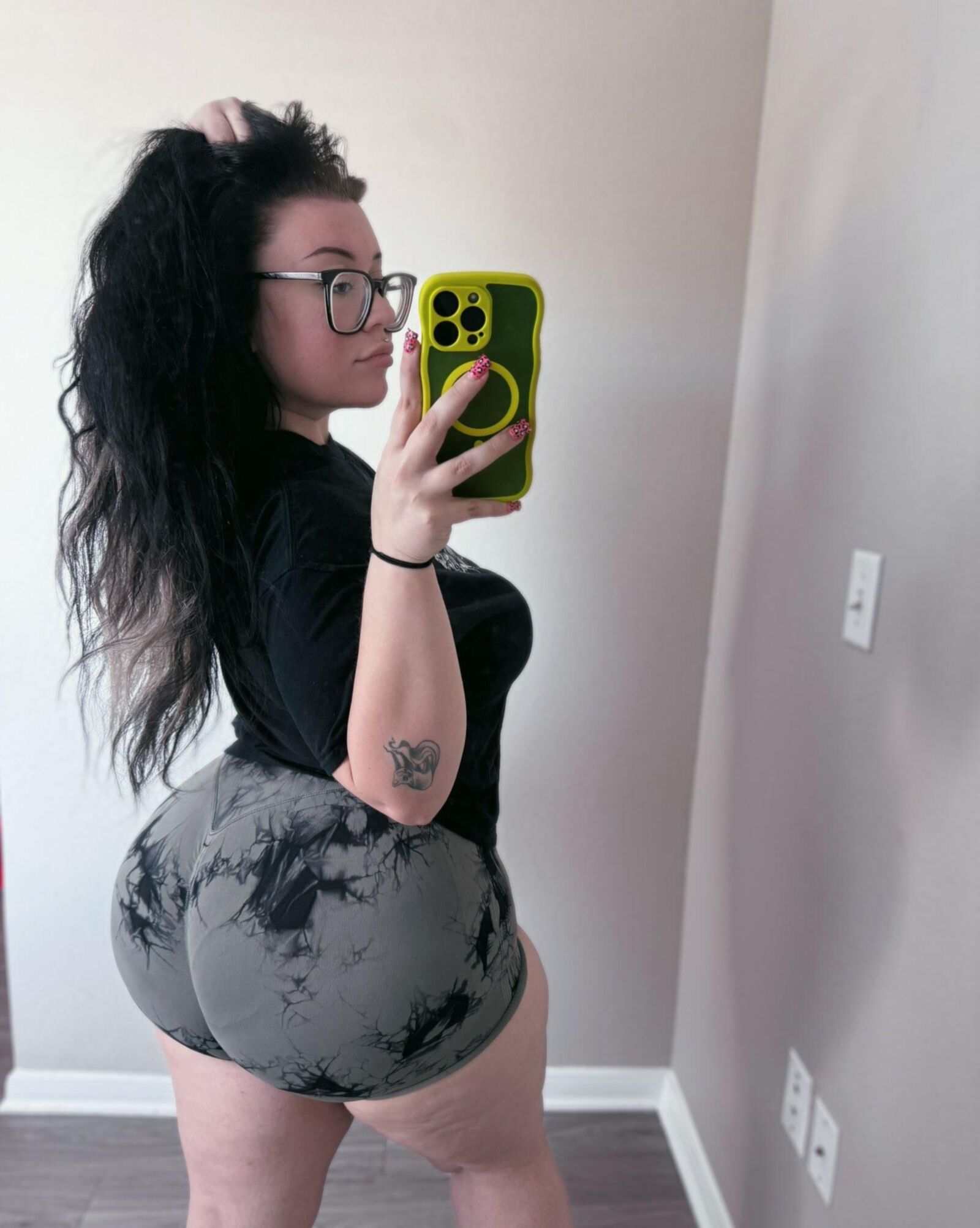 Luna Huge Tits Ass Sexy Beauty BBW Musician Girl Mixed Shots