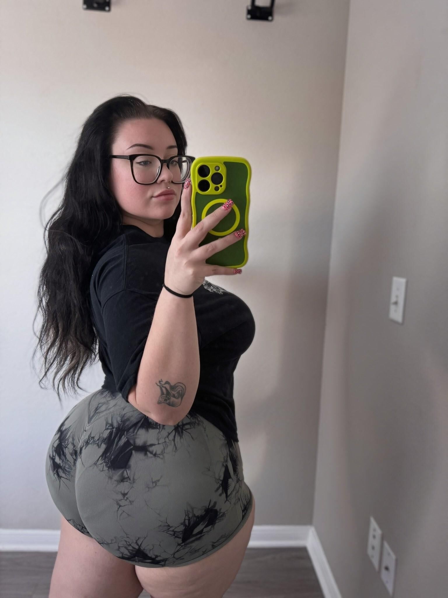 Luna Huge Tits Ass Sexy Beauty BBW Musician Girl Mixed Shots