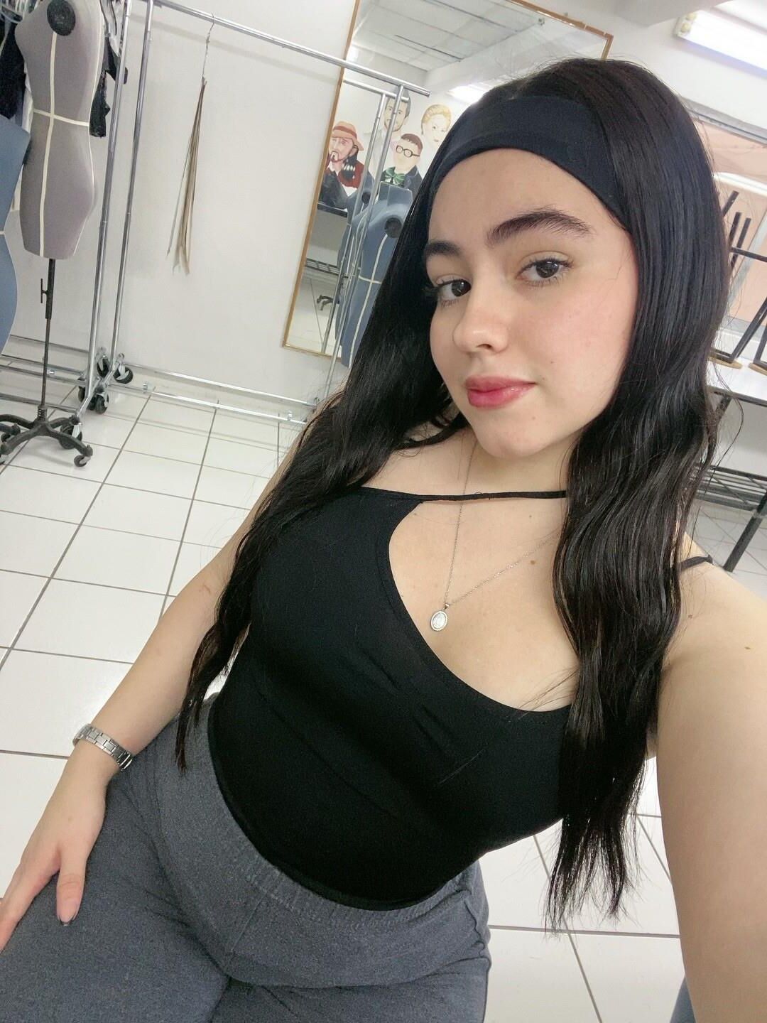 Gorgeous Latín Teen