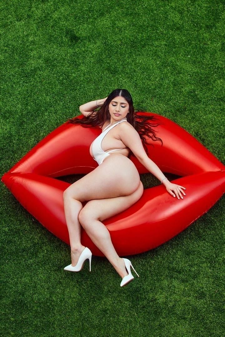 Mia Khalifa-TUSHY DP