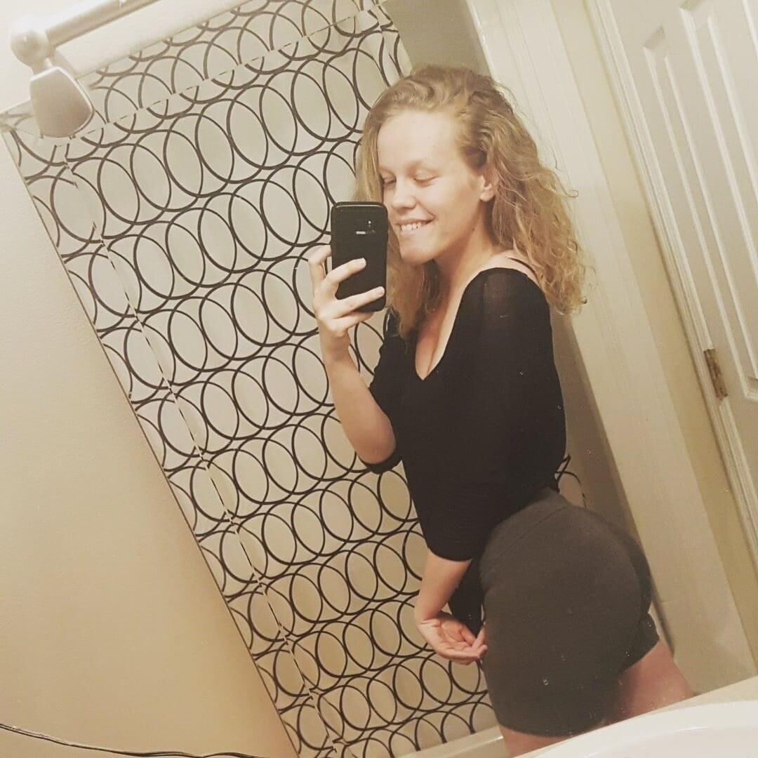 BBW Milf Kate (powerbootybabe) facesitting assworship