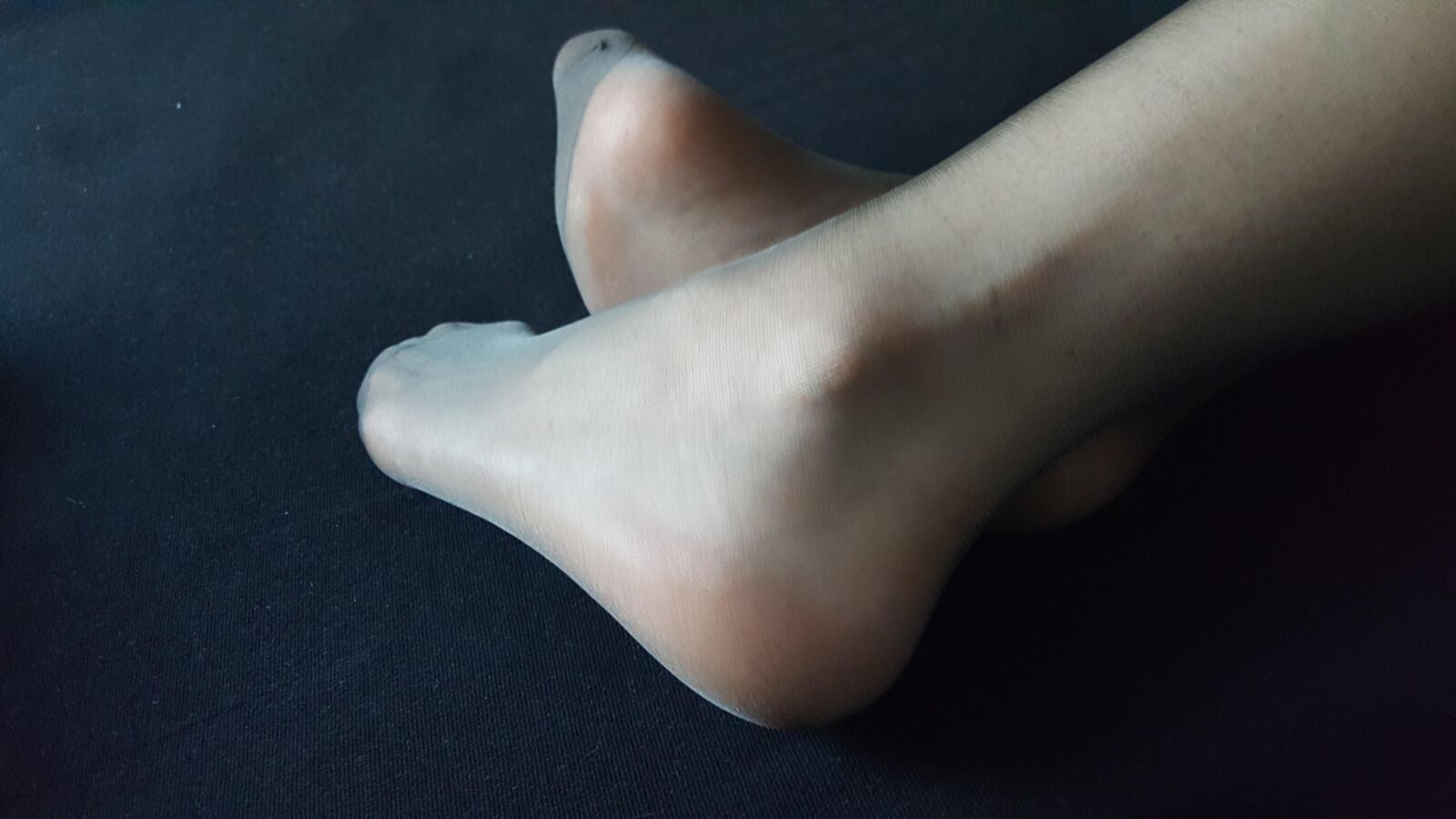 Mi esposa pies de nailon 2