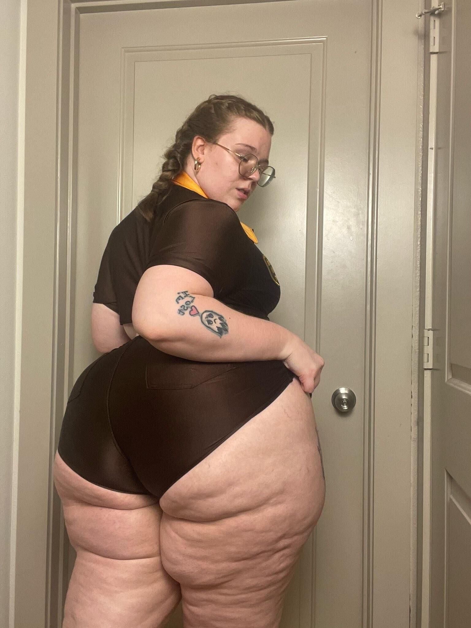 Laney Huge Ass Small Tits Sexy Beauty BBW Girl Mixed Hot Shots