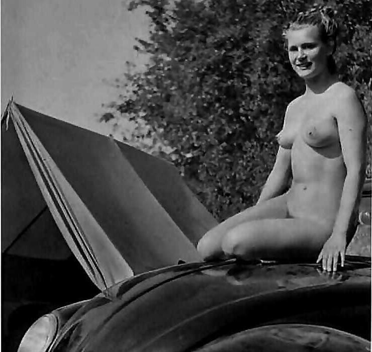 Vintage Naked and Topless Women 