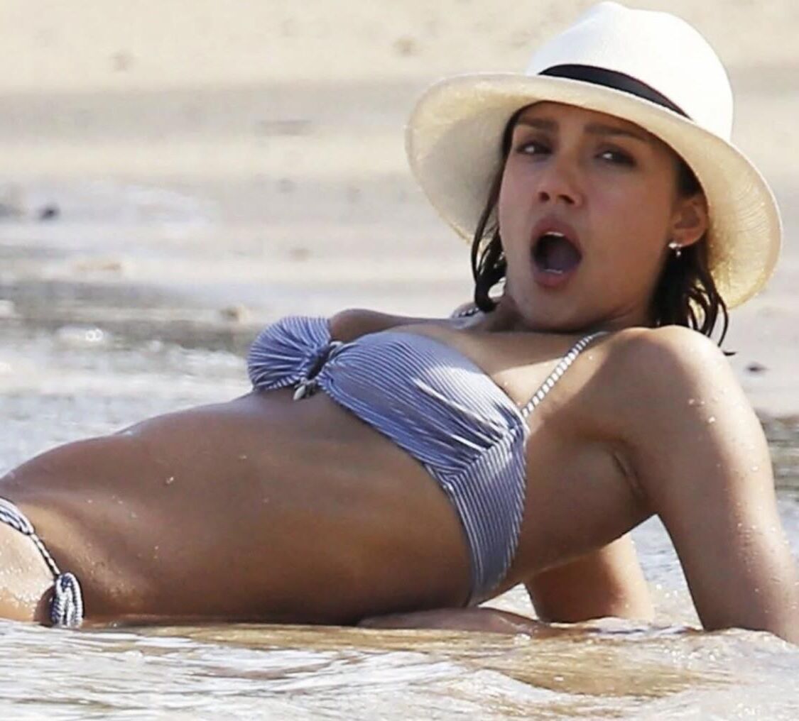 Jessica Alba beach bum