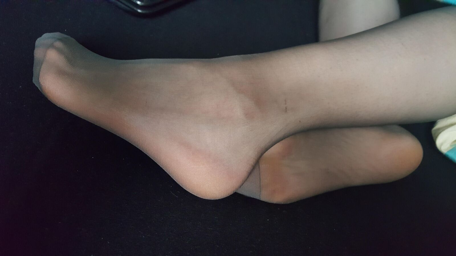 Mi esposa pies de nailon 2