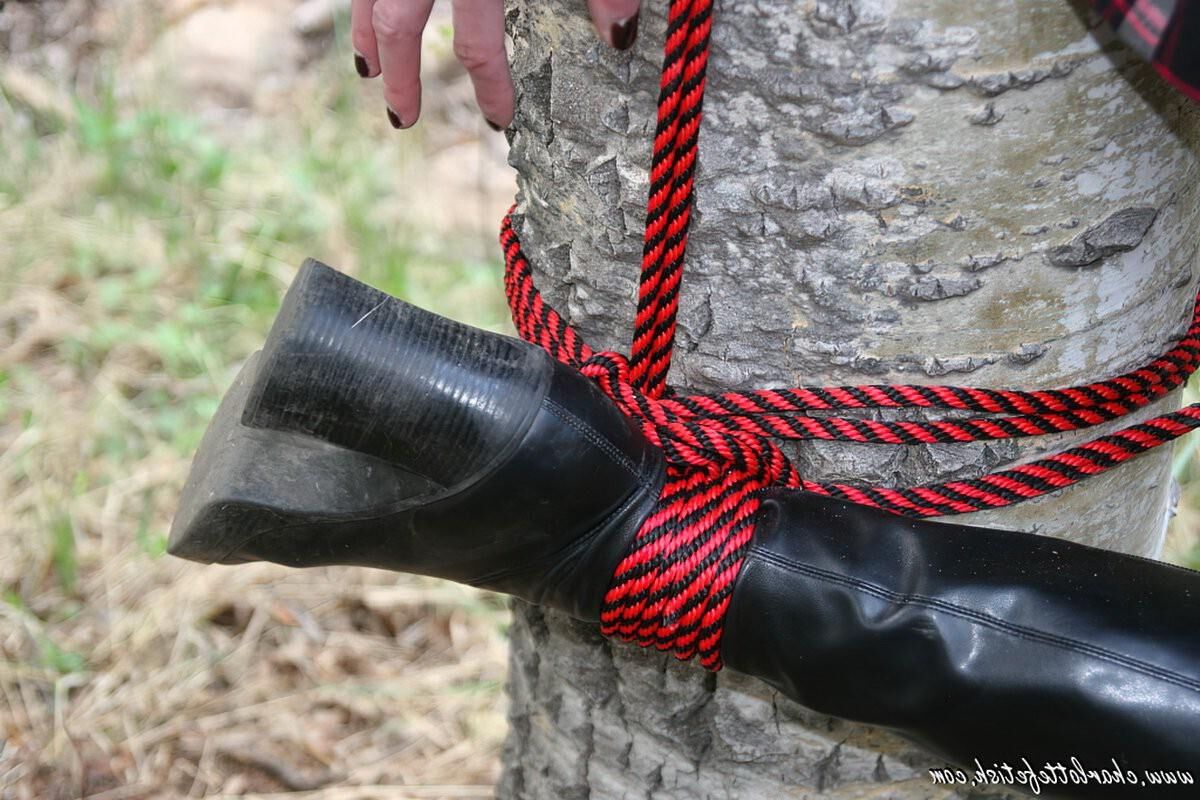 Dany abandonnée en forêt