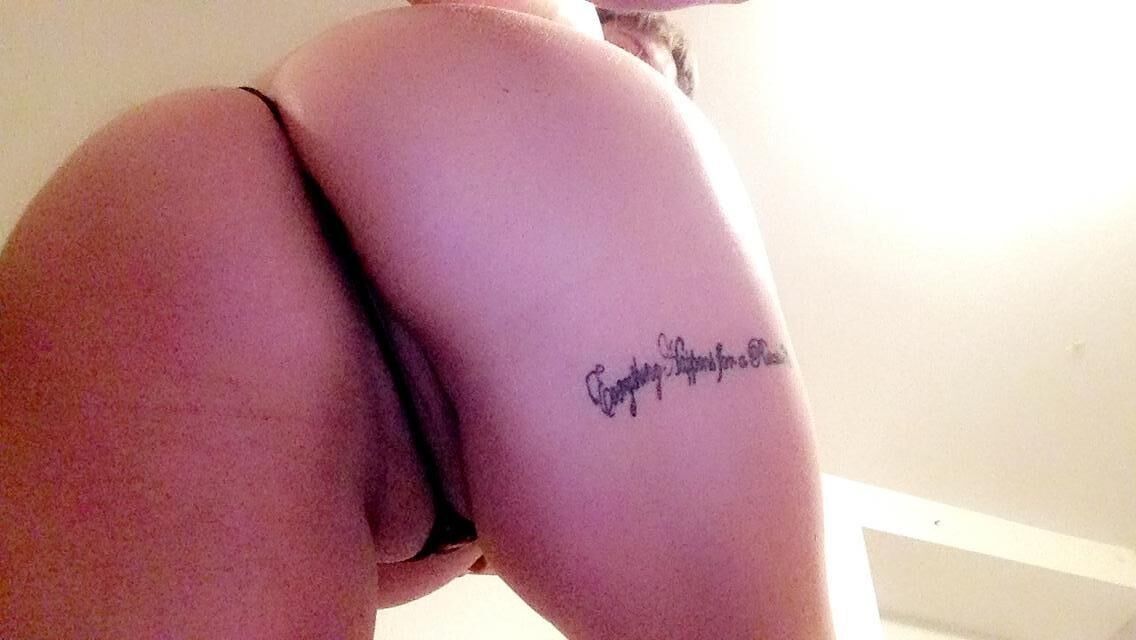 Milf BBW Carmen (italianpowerbooty) selfie onlyfans facesitting