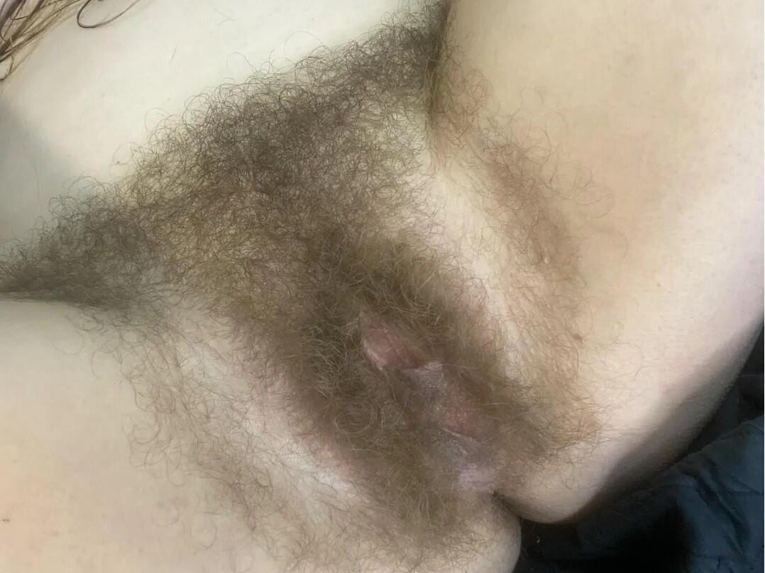 yo Hairy MILF