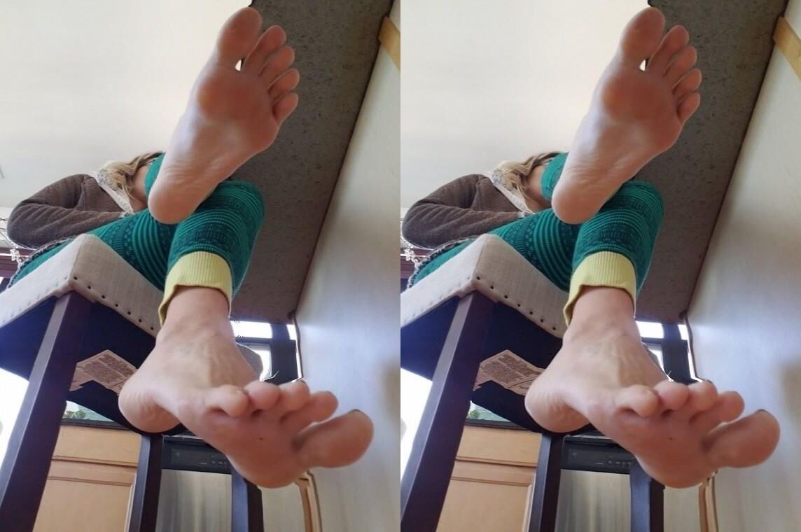 3D Cross-Eye SBS Feet7