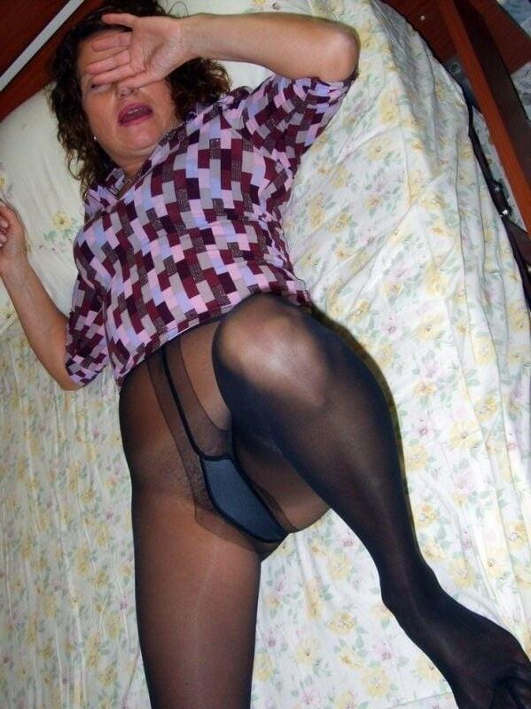 Mature pantyhose 2