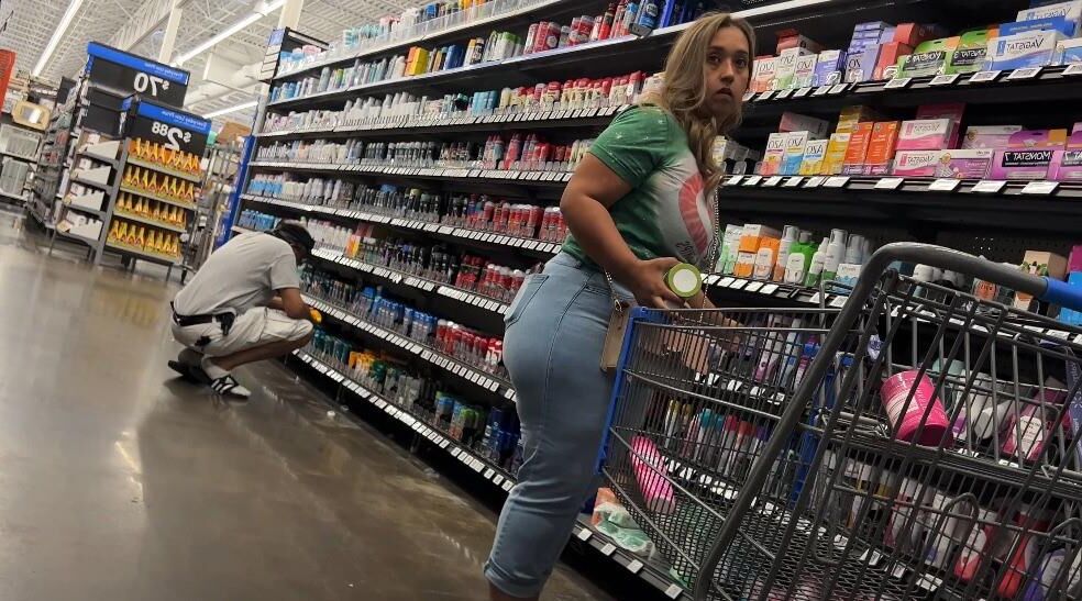 Candid Big Wide Ass In Jeans