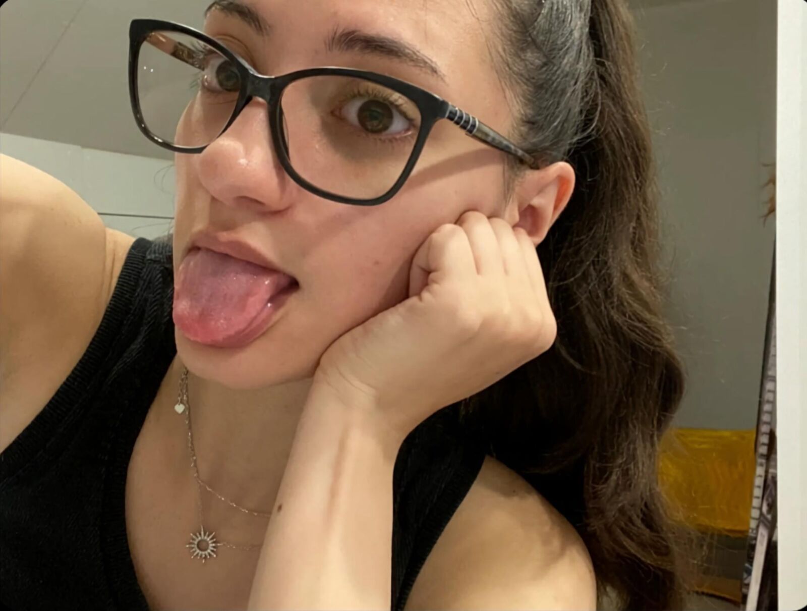 Random gallery Cum targets in glasses