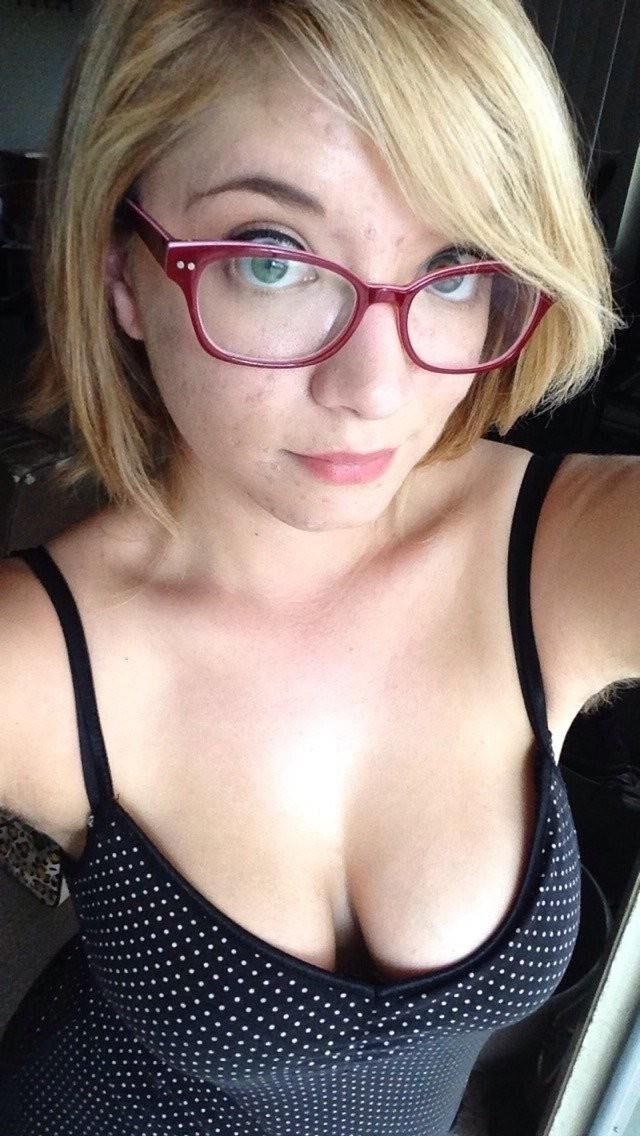 Random gallery Cum targets in glasses