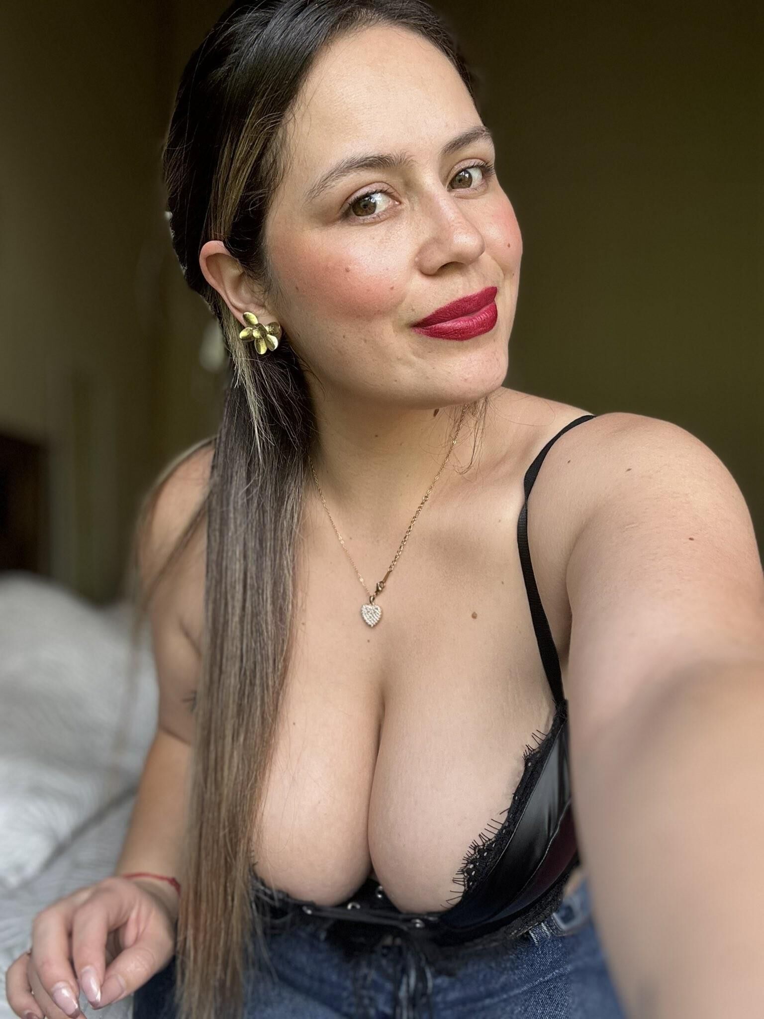 Paulina Big Ass Big Boobs Latina Curvy Girl Mixed Hot Shots