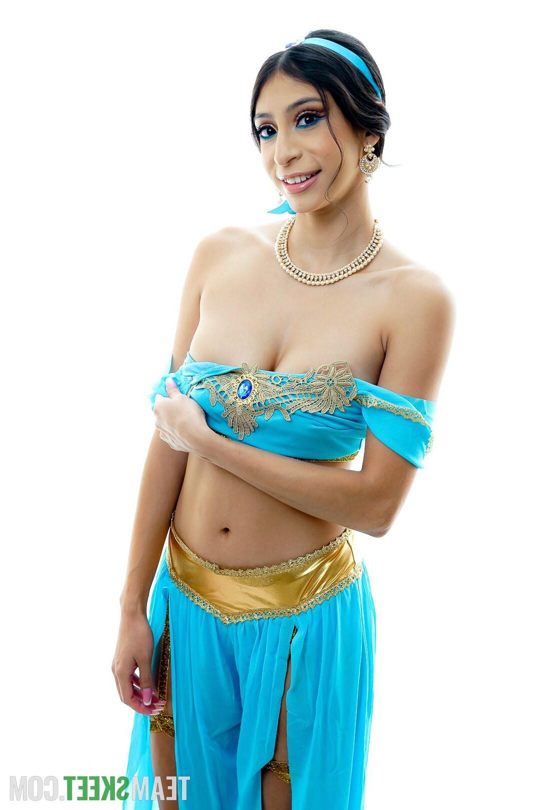 Sona Bella yo Can I Rub Your Lamp