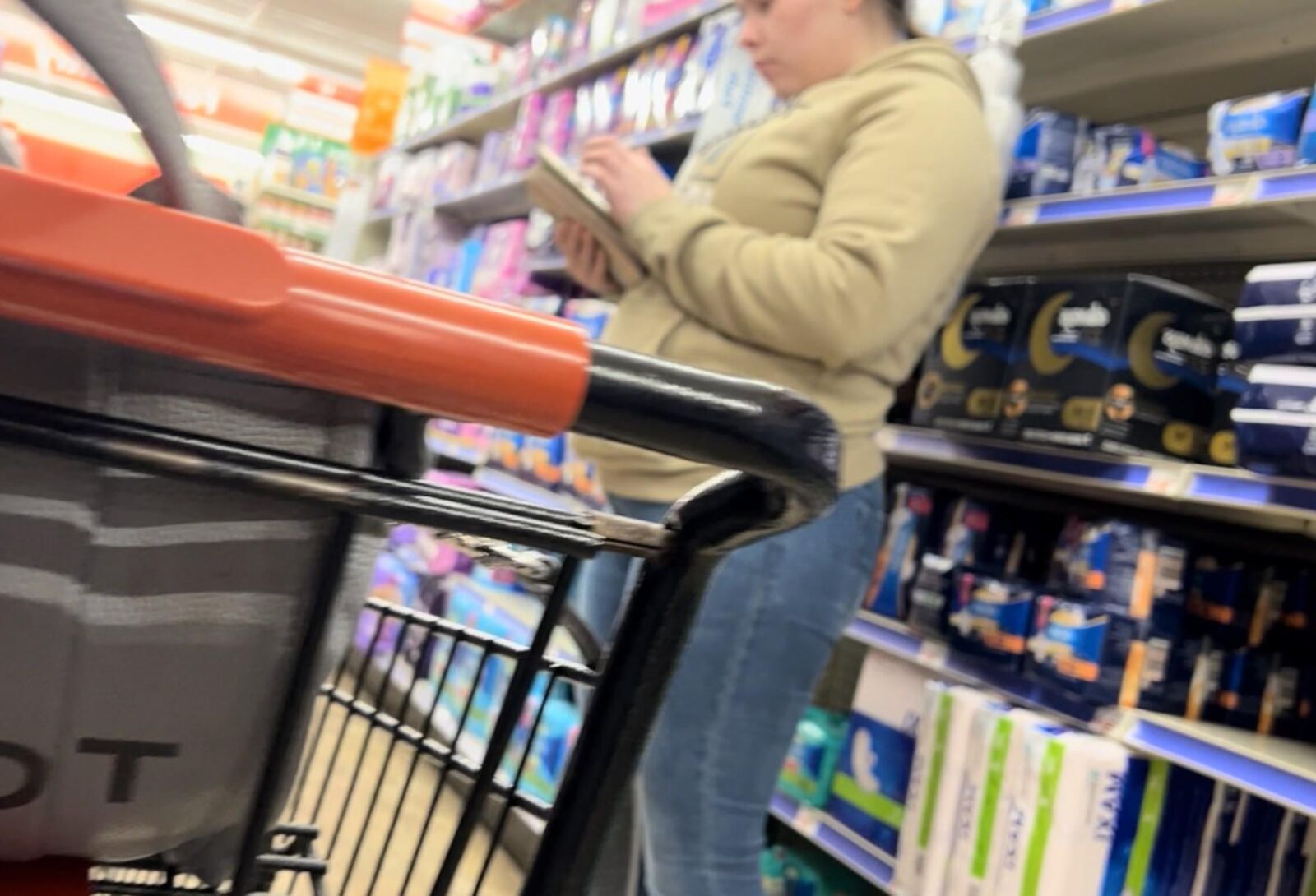  Random candid Girls in Jeans