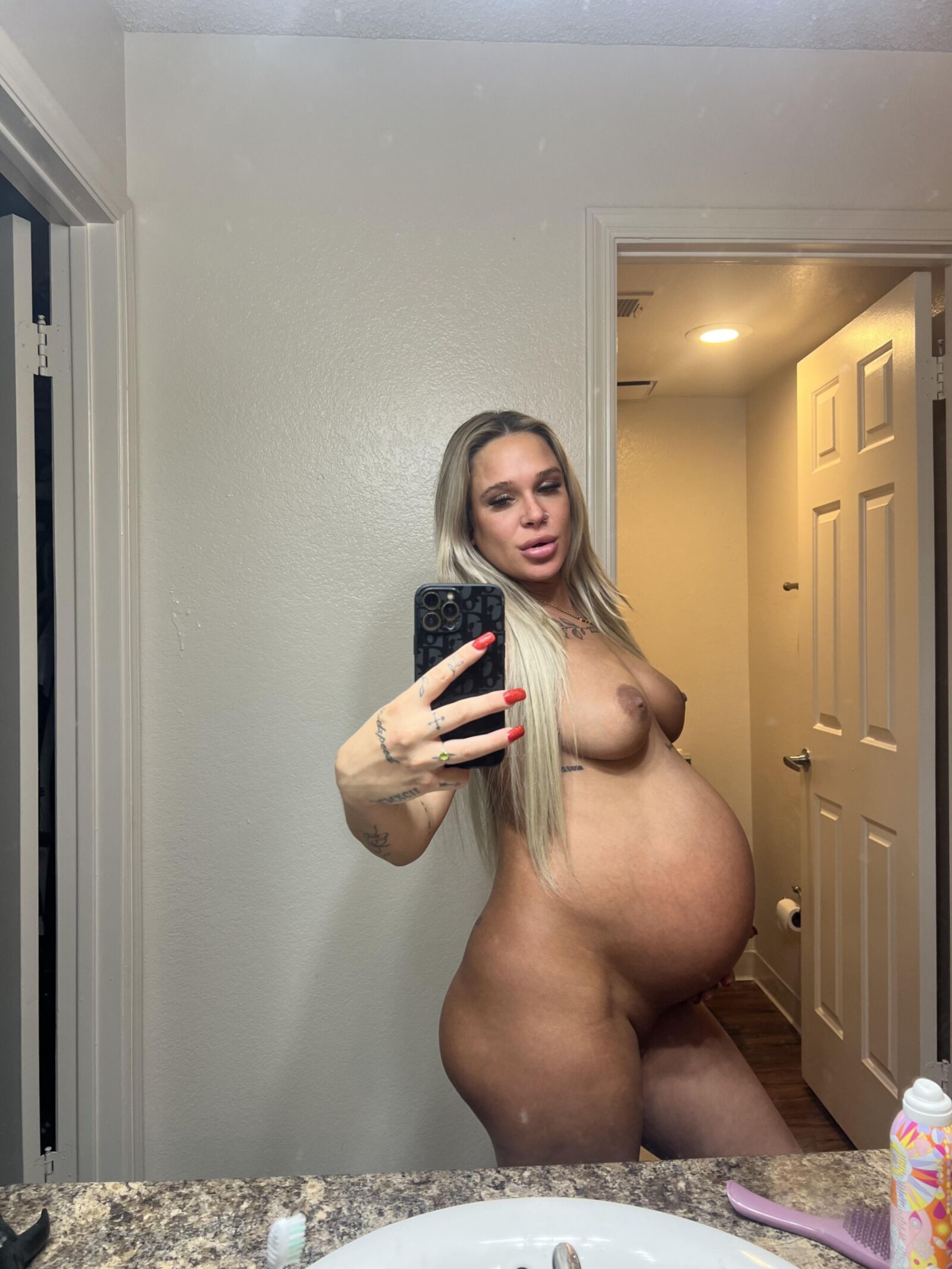 Pregnant Hottie 