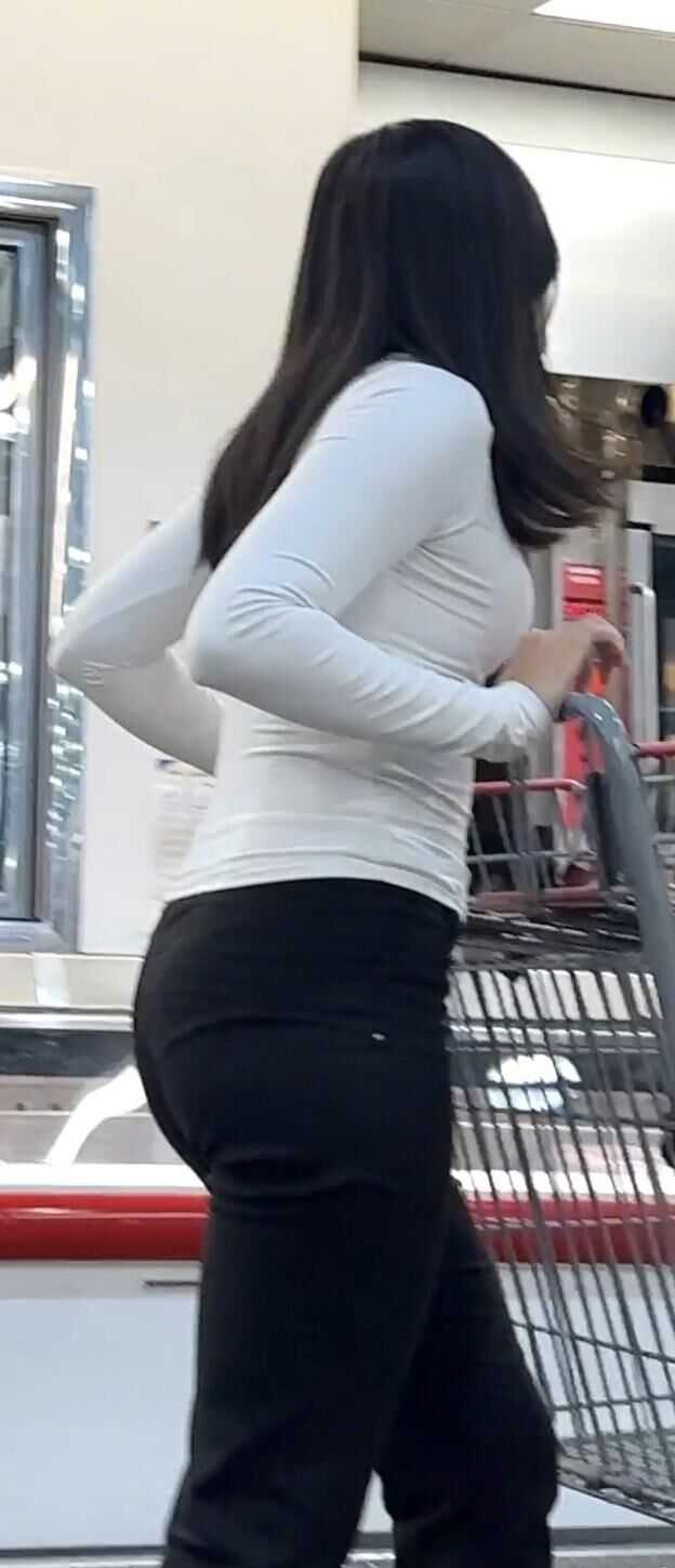 Candid Pawgs Tight Jeans and Pants