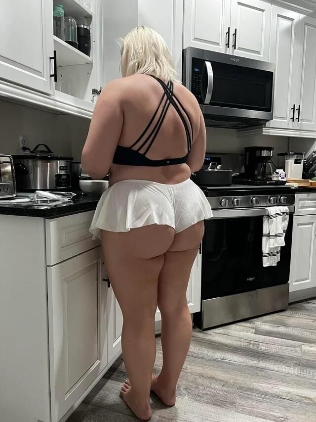 Thicc White Gros cul Gros seins BBW Blonde Infirmière Mixed Hot Shots