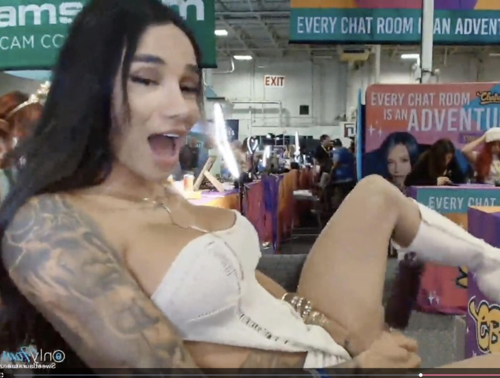 TS LAURA SAENZ NA EXXXOTICA