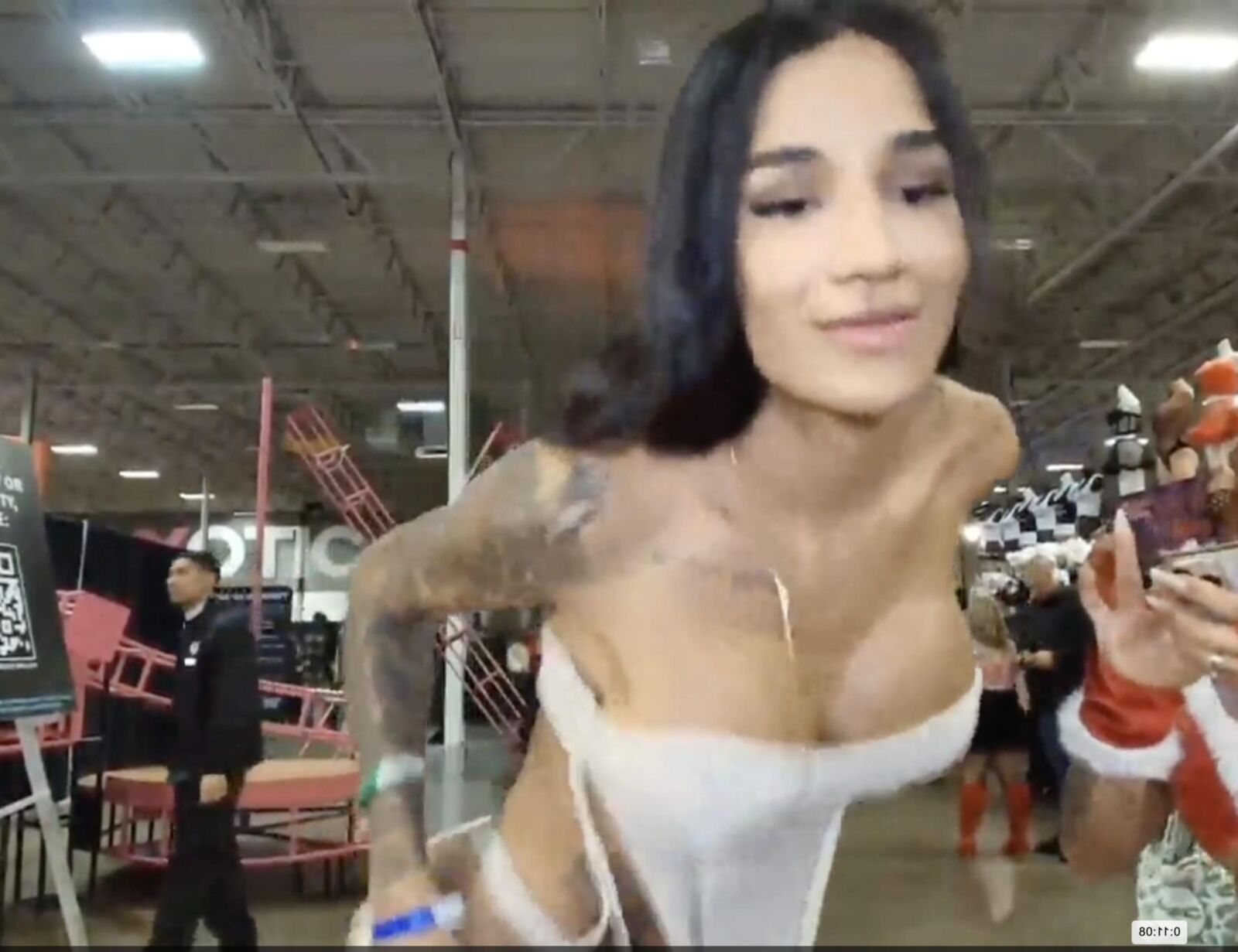 TS LAURA SAENZ NA EXXXOTICA