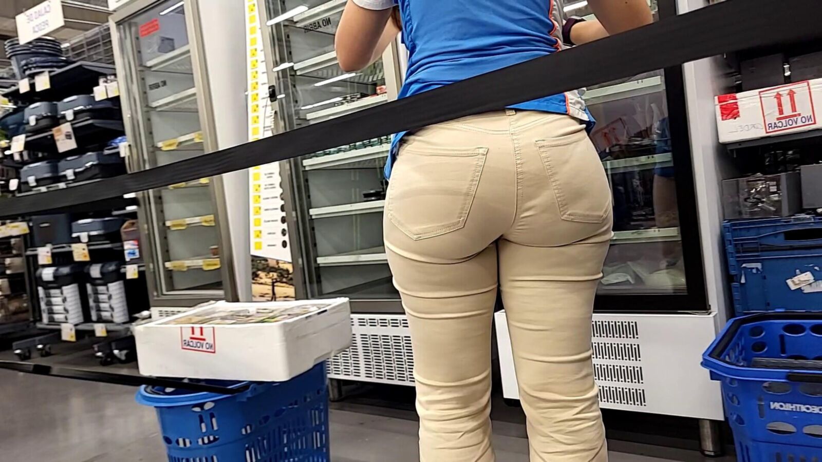 Candid Pawgs Tight Jeans and Pants