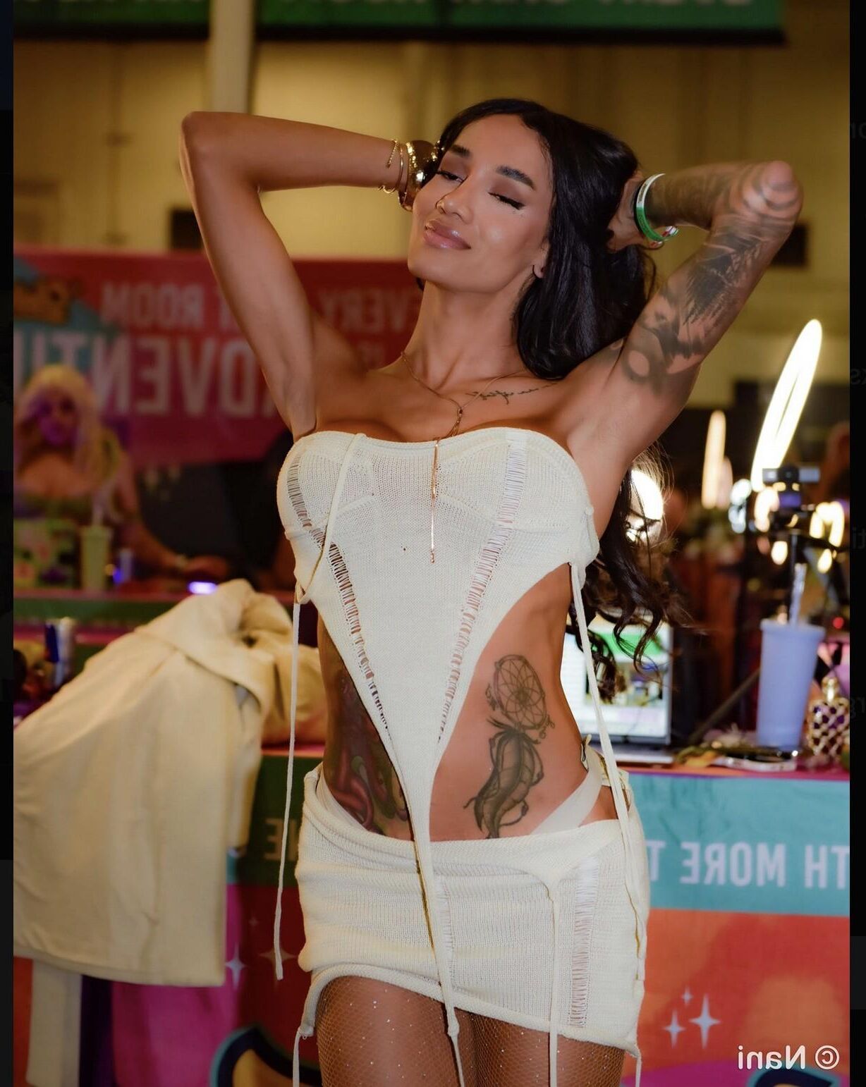 TS LAURA SAENZ NA EXXXOTICA