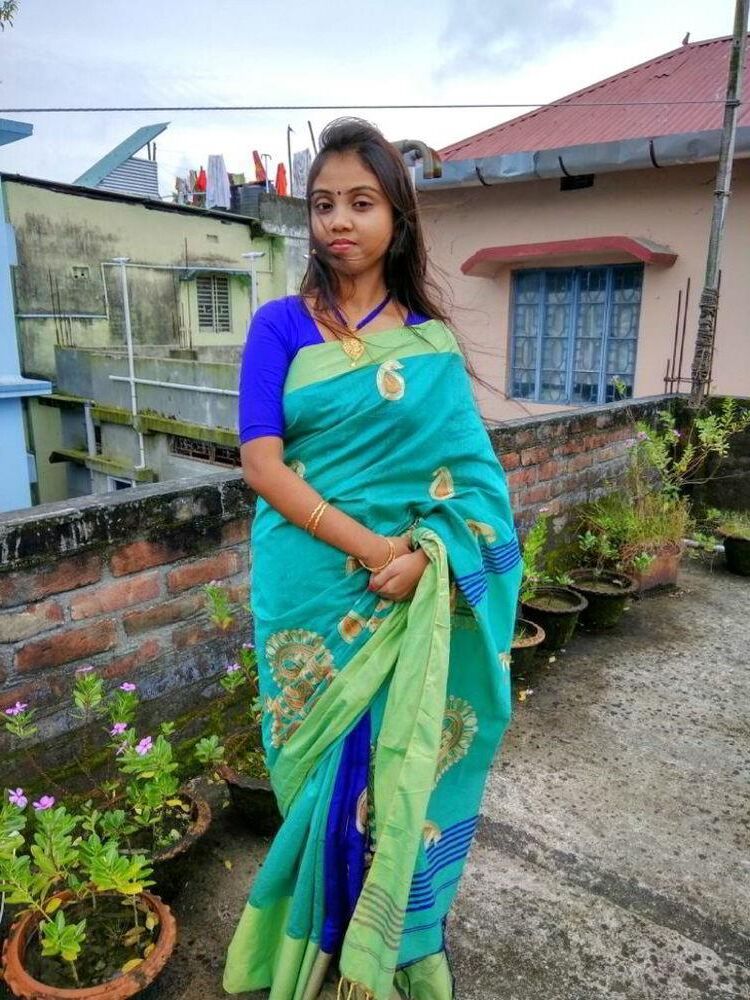 Très poilue Bangali mignonne fille ROSHMI.