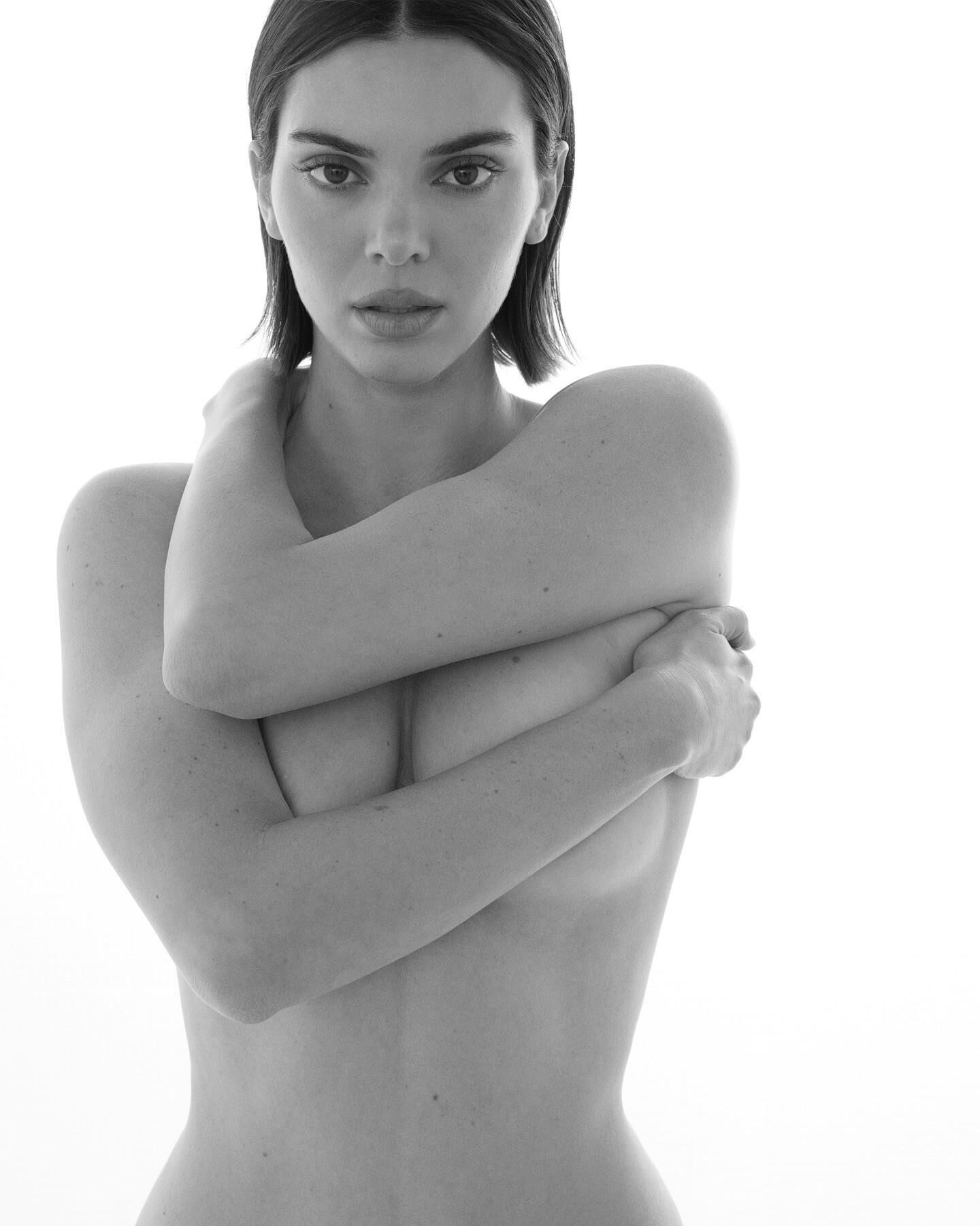 Kendall Jenner variada